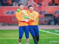 bsports体育-实时点评指导航赛局，赛况变动引发球迷热议